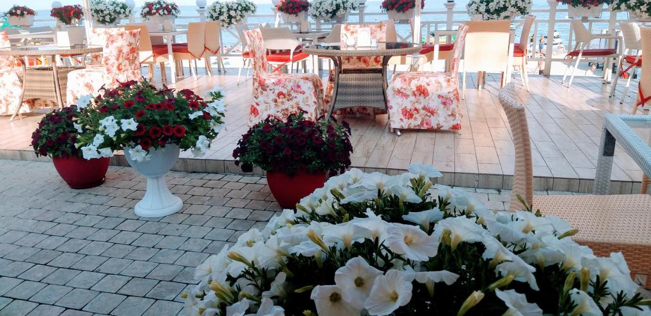 Shalanda Hotell Odessa Exteriör bild