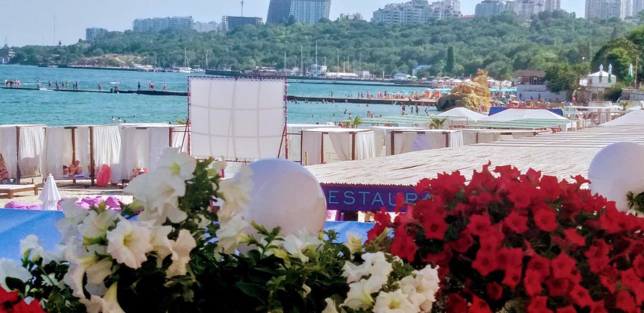 Shalanda Hotell Odessa Exteriör bild