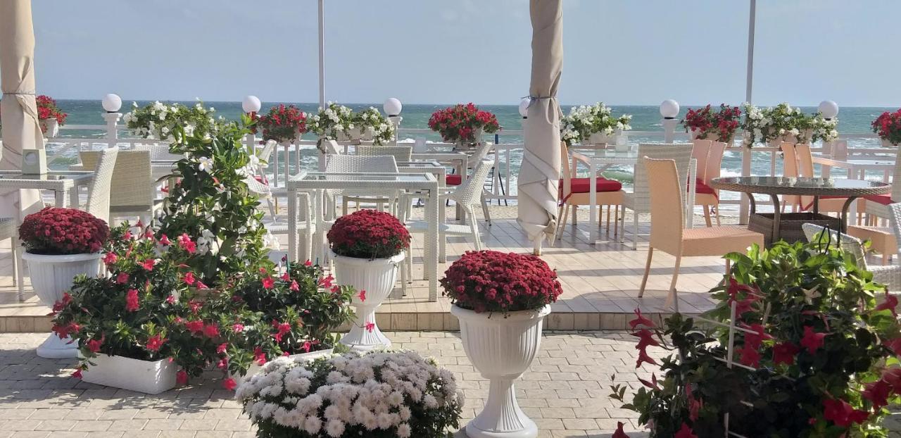 Shalanda Hotell Odessa Exteriör bild