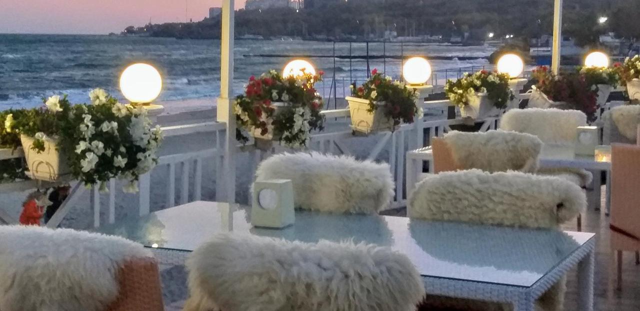 Shalanda Hotell Odessa Exteriör bild