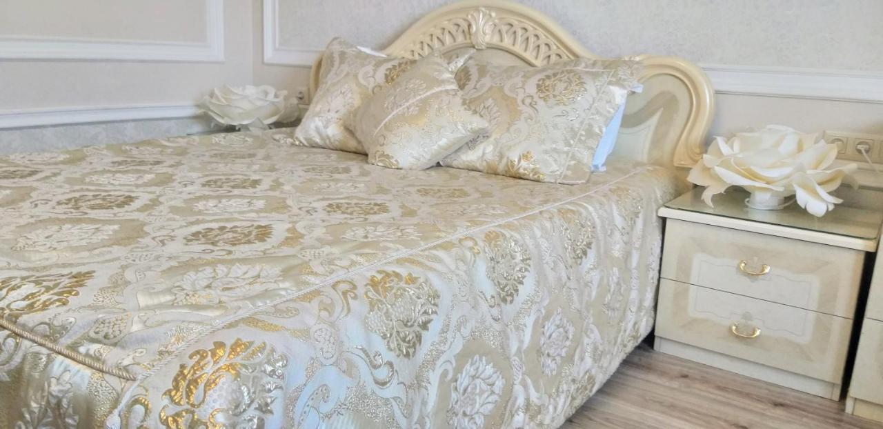Shalanda Hotell Odessa Exteriör bild