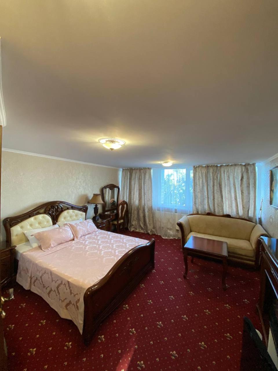 Shalanda Hotell Odessa Exteriör bild