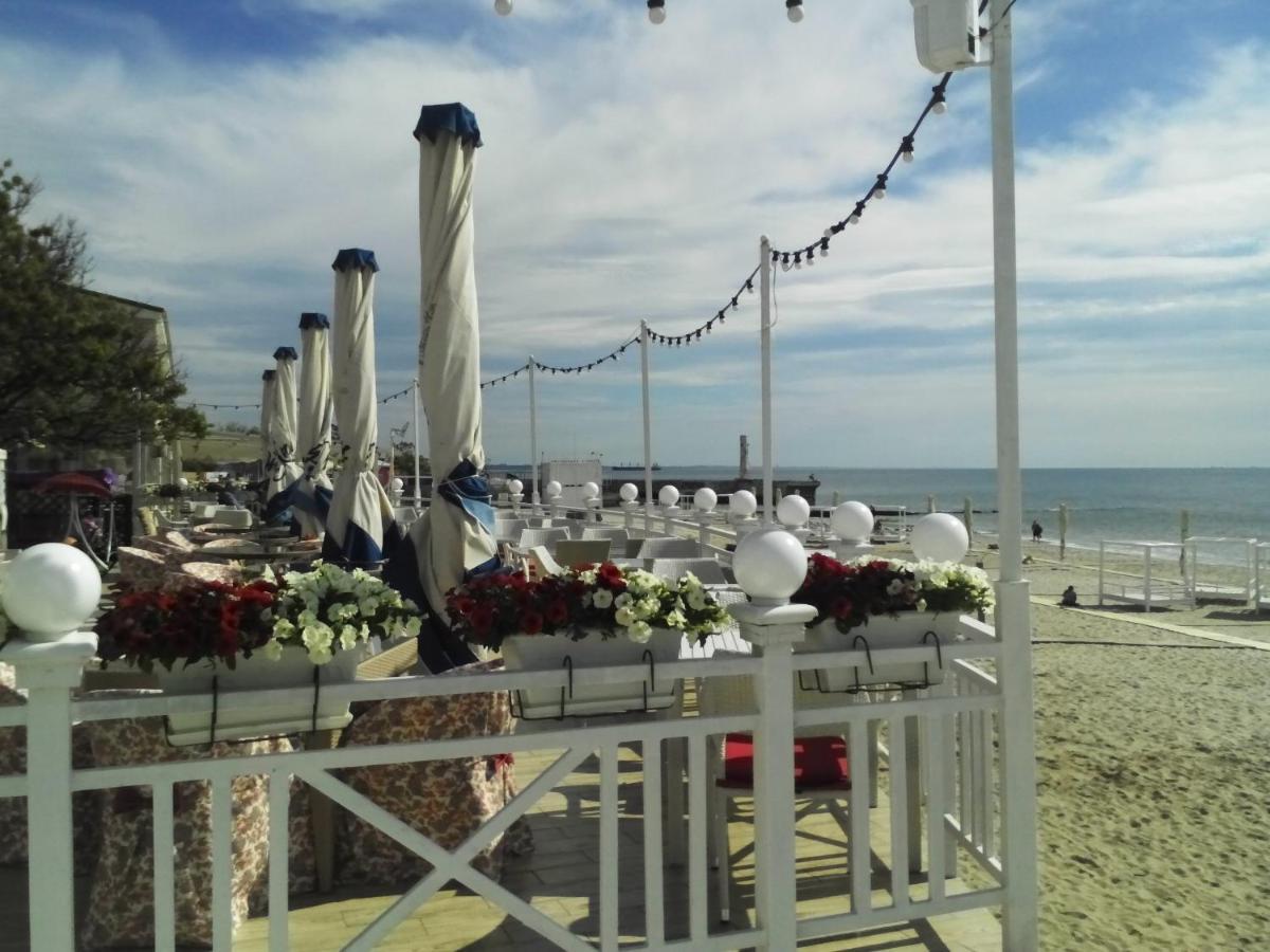 Shalanda Hotell Odessa Exteriör bild