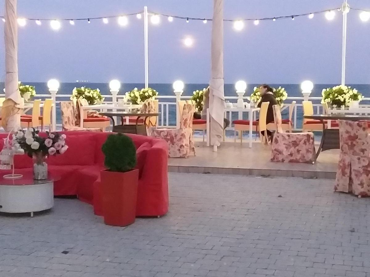 Shalanda Hotell Odessa Exteriör bild