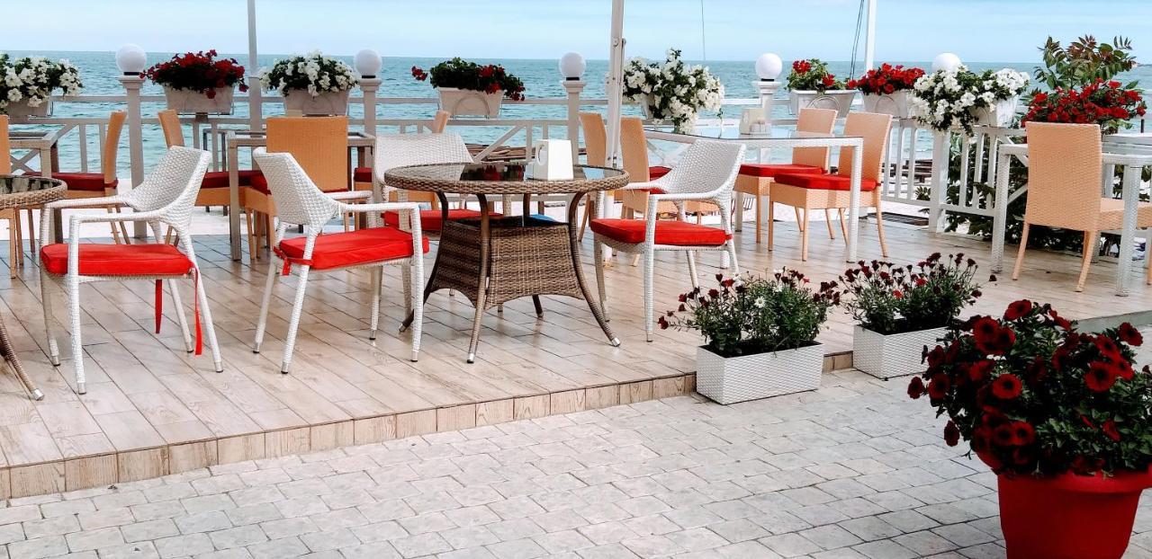 Shalanda Hotell Odessa Exteriör bild