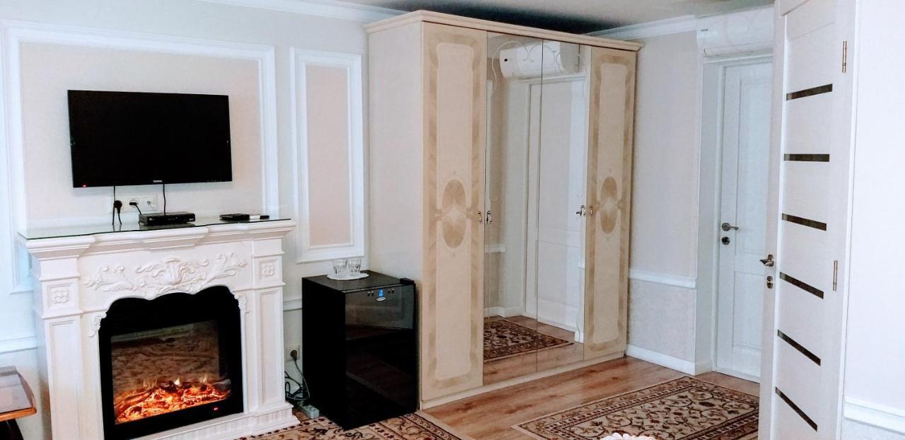 Shalanda Hotell Odessa Exteriör bild